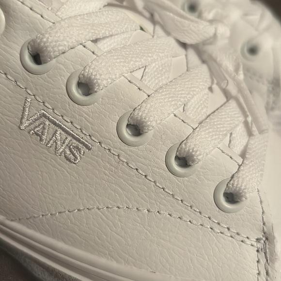 White leather seldan vans - Picture 3 of 3